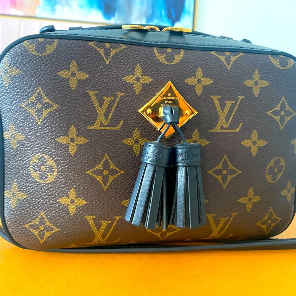 Louis Vuitton Saintonge Monogram with Black crossbody bag AUTHENTIC